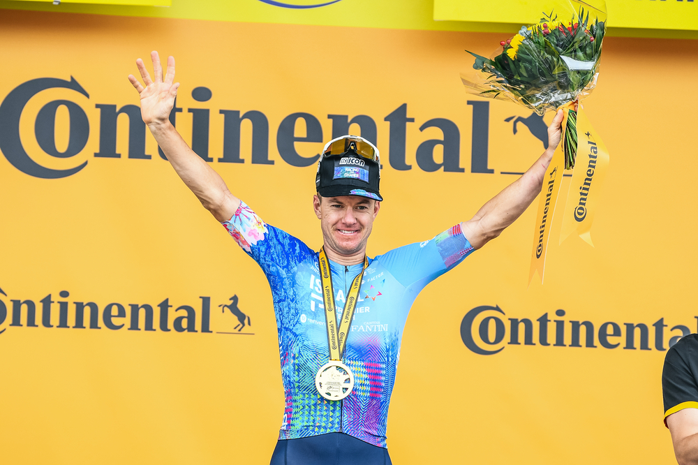 Simon Clarke wins stage 5 tour de France 2022 on Factor Ostro bike