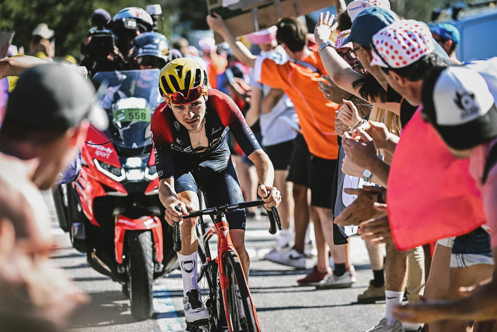Thomas Pidcock riding his Pinarello Dogma in the Alpes D'Huez 2022