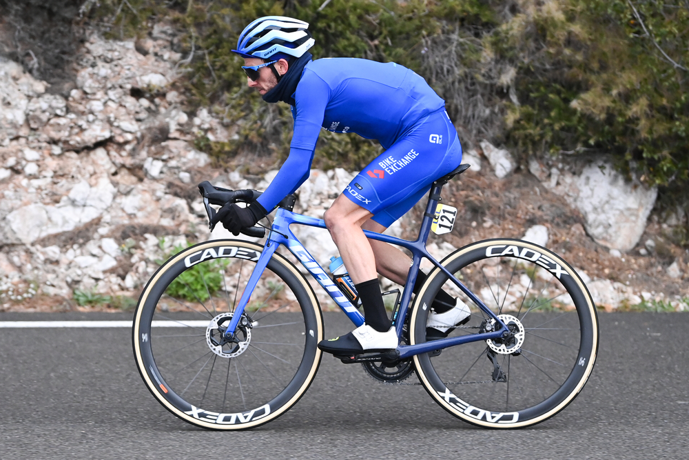 Simon Yates riding his 2022 Bike