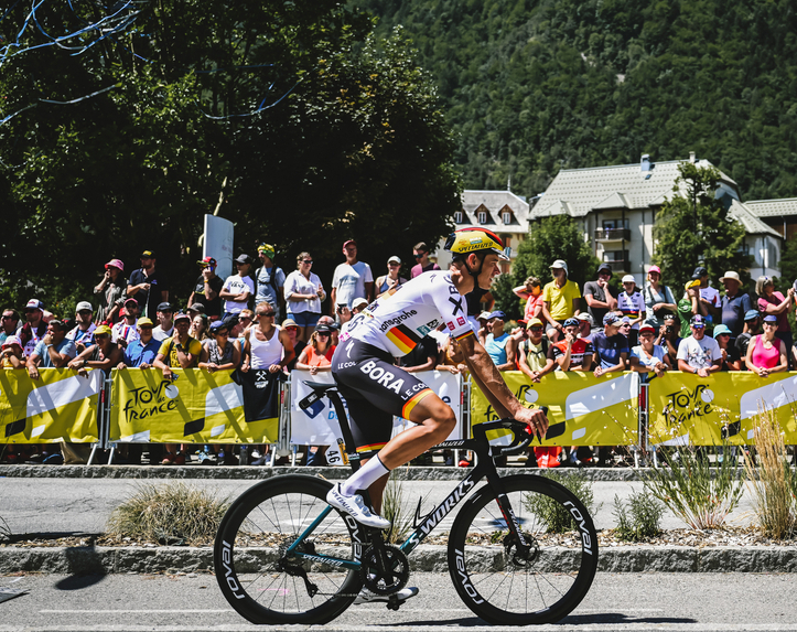 Nils Politt on his Specialized S-Works Tarmac SL7 on tour de France 2022