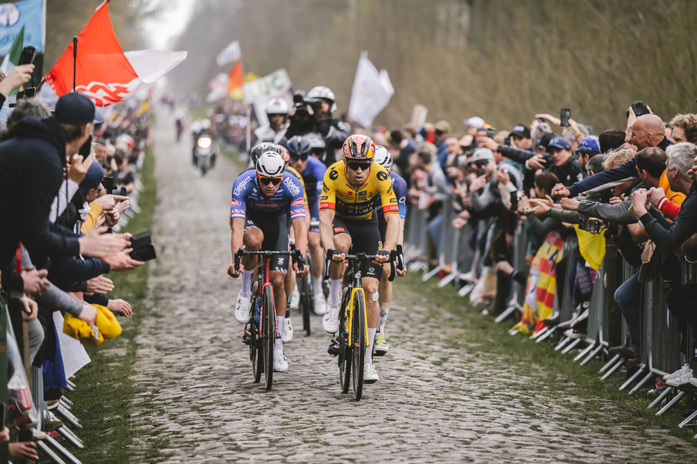 Mathieu Van Der Poel vs Wout Van Aert Paris-Roubaix 2023