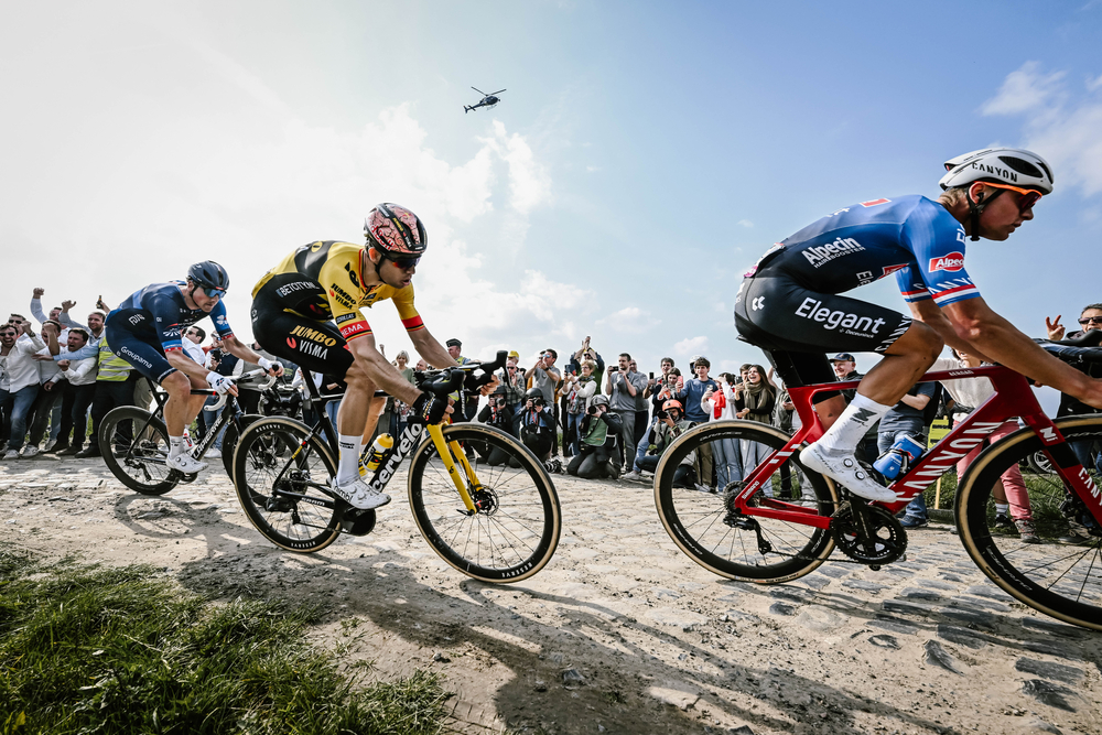 Mathieu Van Der Poel Vs Wout Van Aert on Paris Roubaix 2023